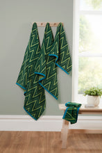 Load image into Gallery viewer, Premium Chevron Weave 100% Cotton Face, Hand, Bath Towels &amp; Bath Sheets – Available in Packs of 2, 4, 10 &amp; 6-Piece Set